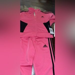 Traje de Adidas y Nike y traje de Frozen de niña size  de 2T 18m